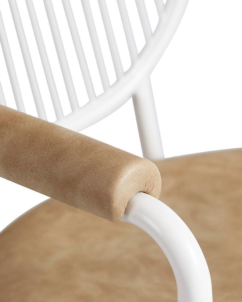 Serena - White and Cognac-colored hairdressing chair - White cross base